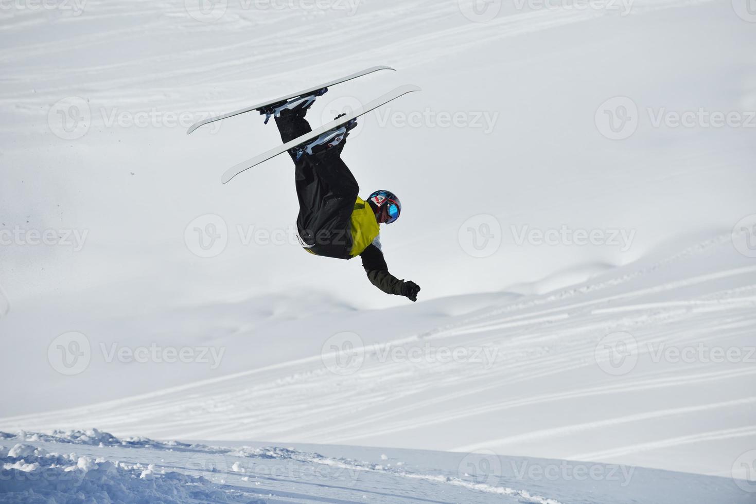 skieurs en montagne photo