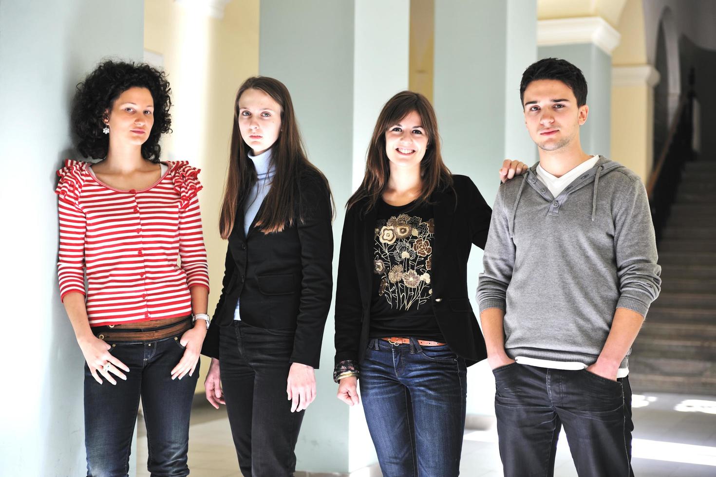 portrait de groupe d'étudiants photo