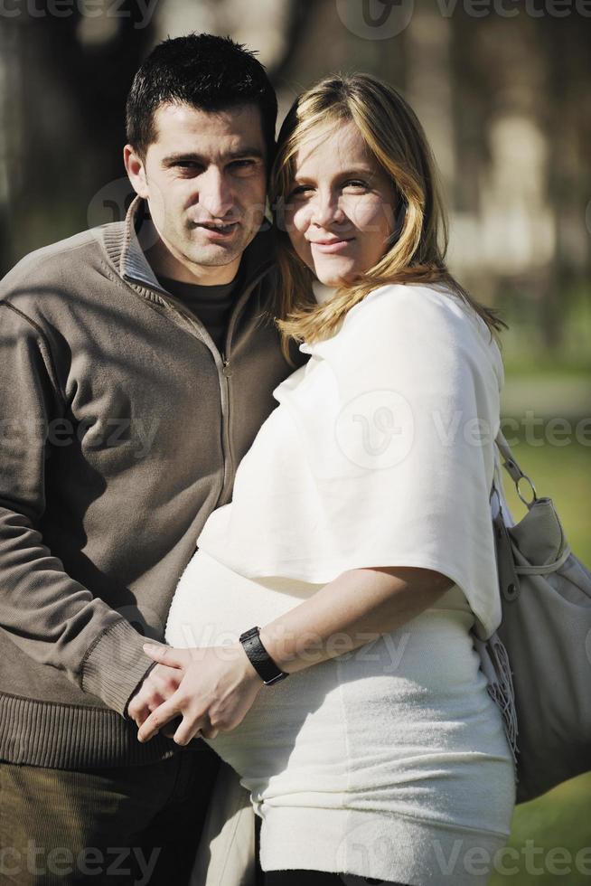 portrait de grossesse heureuse photo