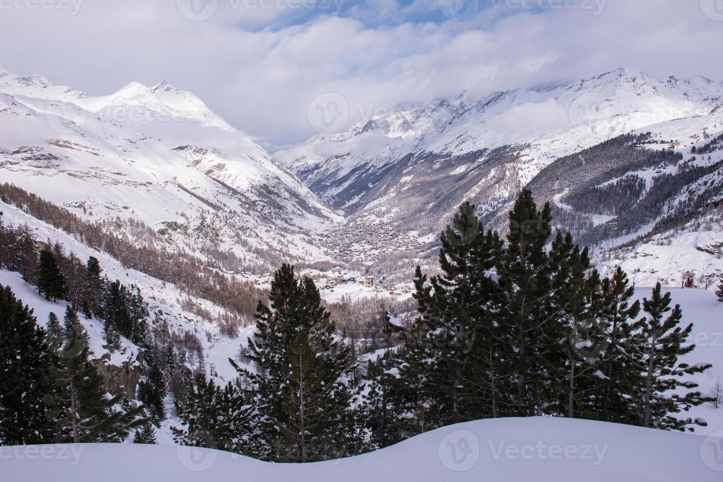 vue sur le paysage de montagne photo