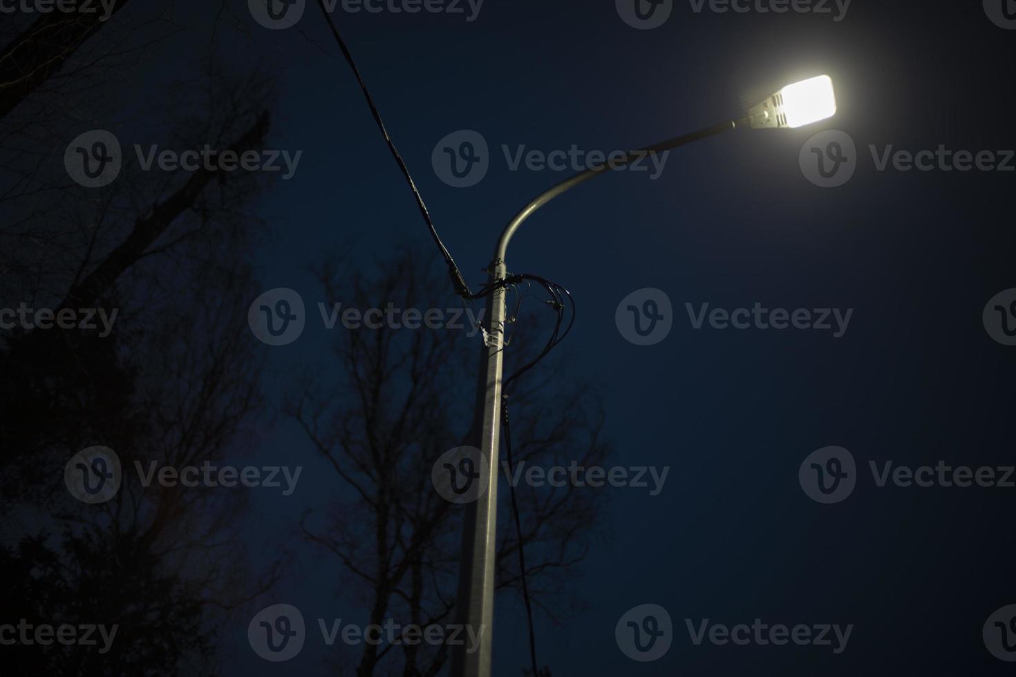 l'éclairage des rues. lampe sur poteau. photo