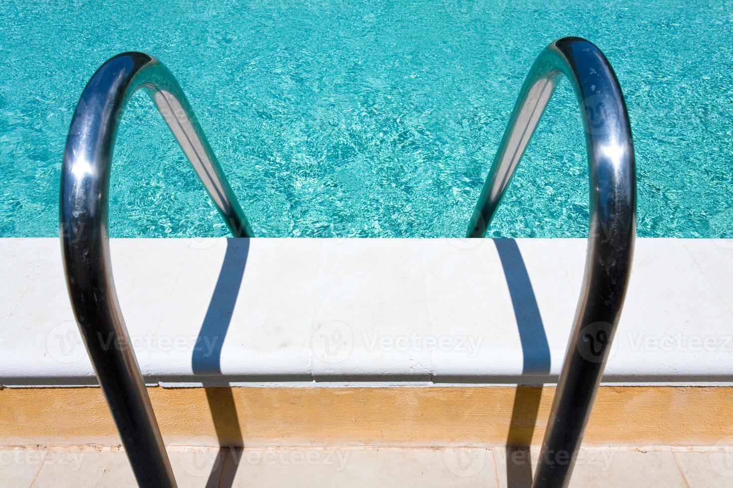 poignée de piscine extérieure photo