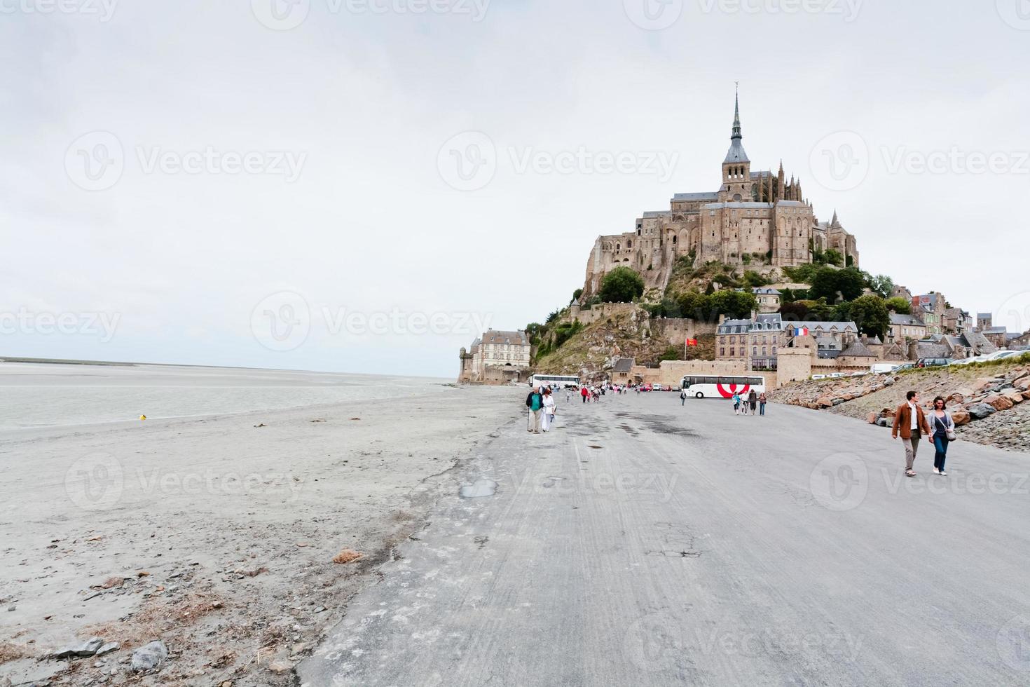 vue sur le mont saint-michel, france photo