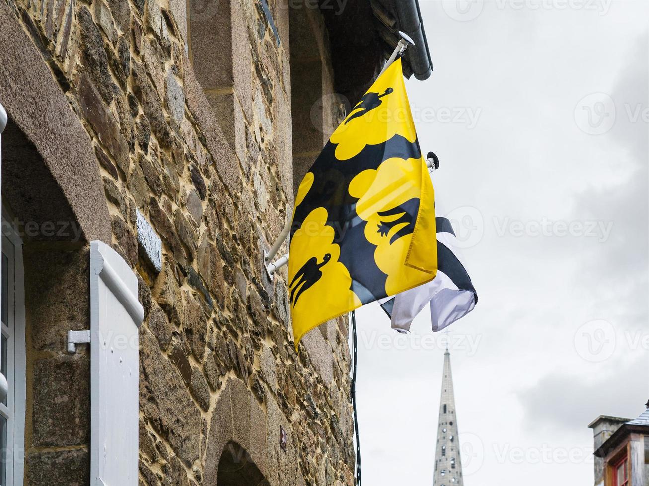 saint-yves de st ivo drapeau de la province du trégor photo