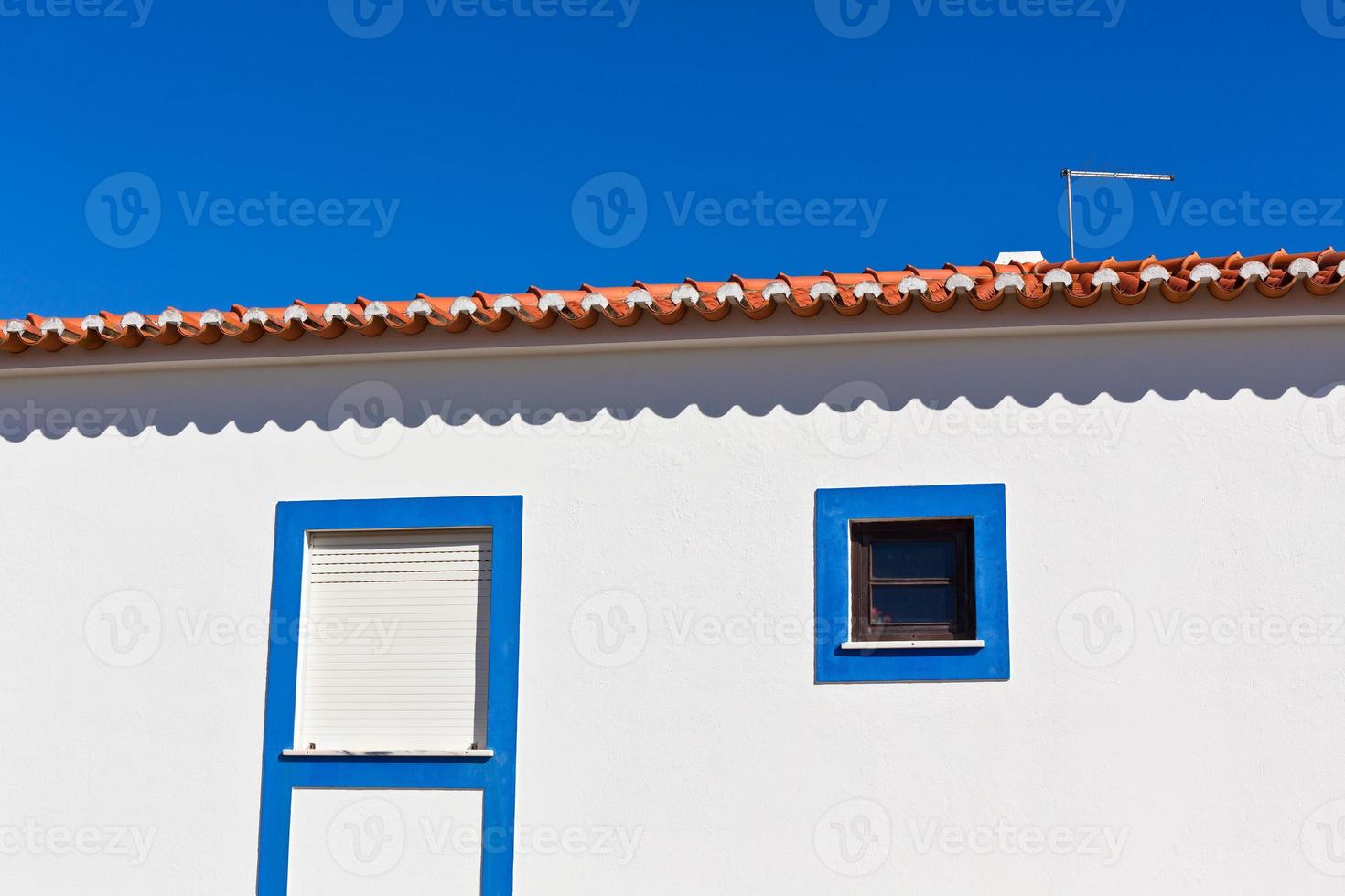 partie méconnaissable d'une maison d'habitation à algarve, portugal photo