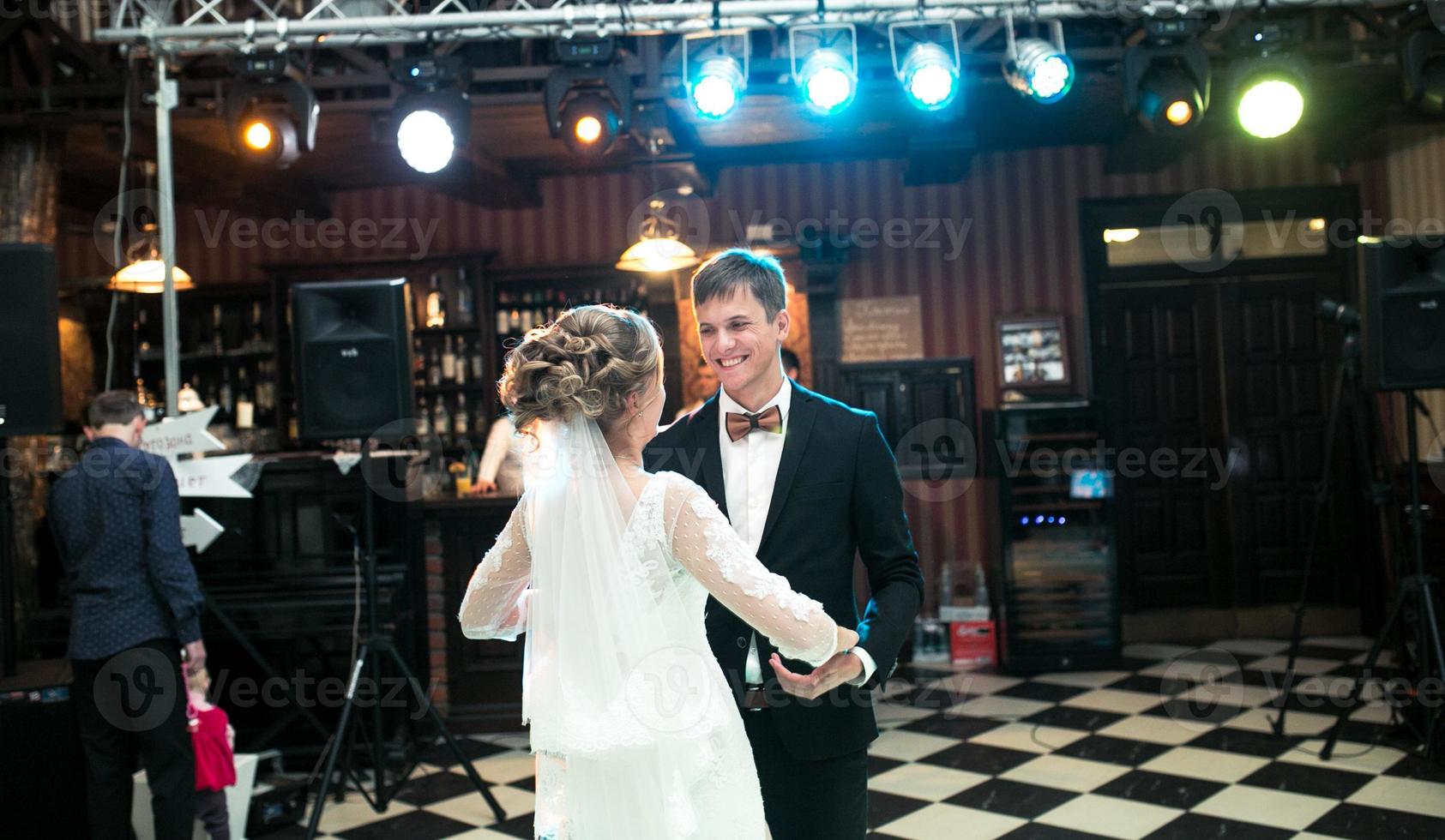 belle danse de mariage photo