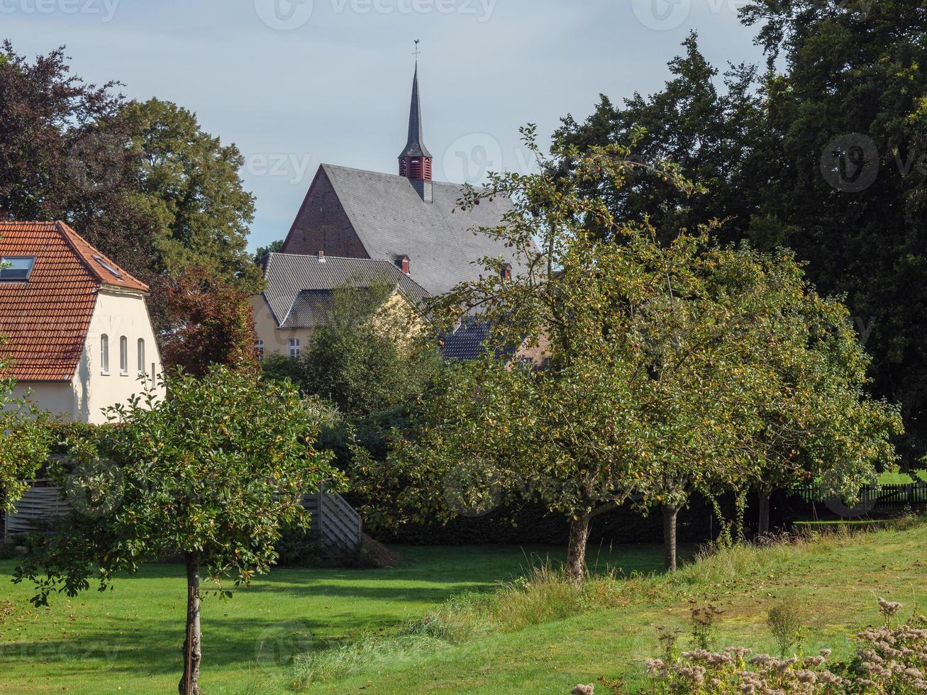 la ville de marienthal au bord de la rivière issel photo