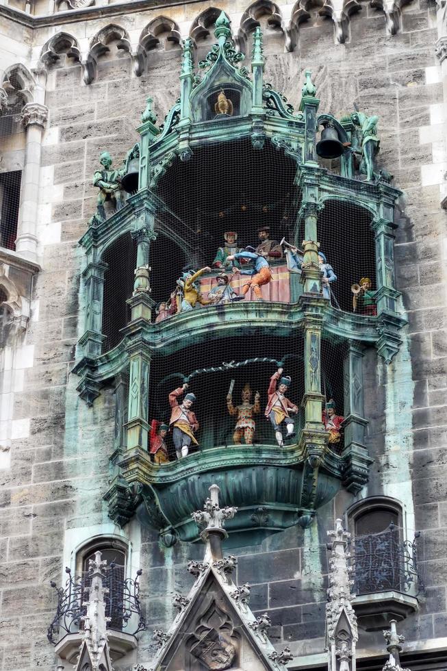 Munich, Allemagne, 2014. Le rathaus-glockenspiel à Munich photo