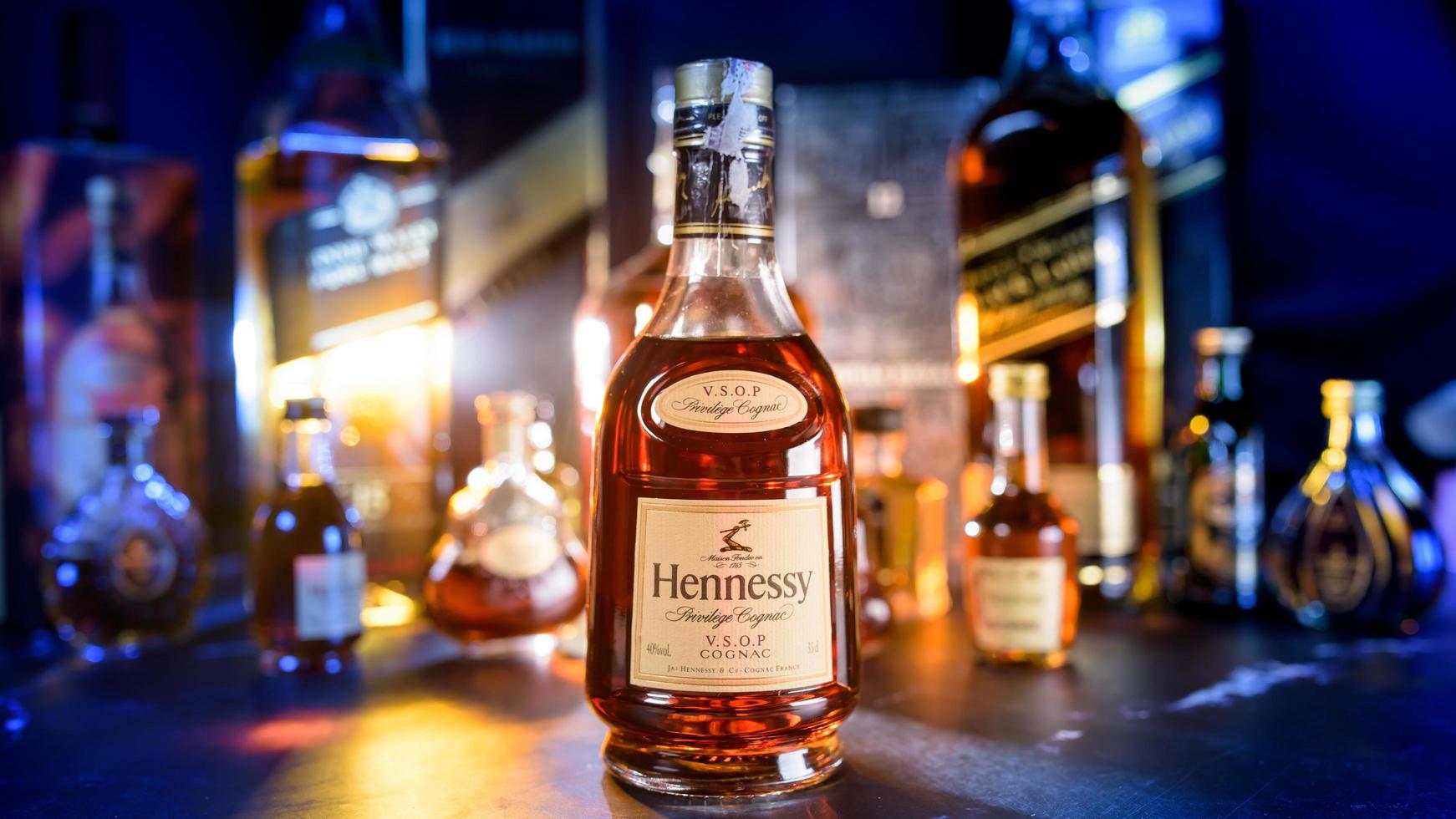 bangkok thaïlande - 17 août 2022 bouteille de hennessy, une marque de cognac célèbre de cognac, france photo