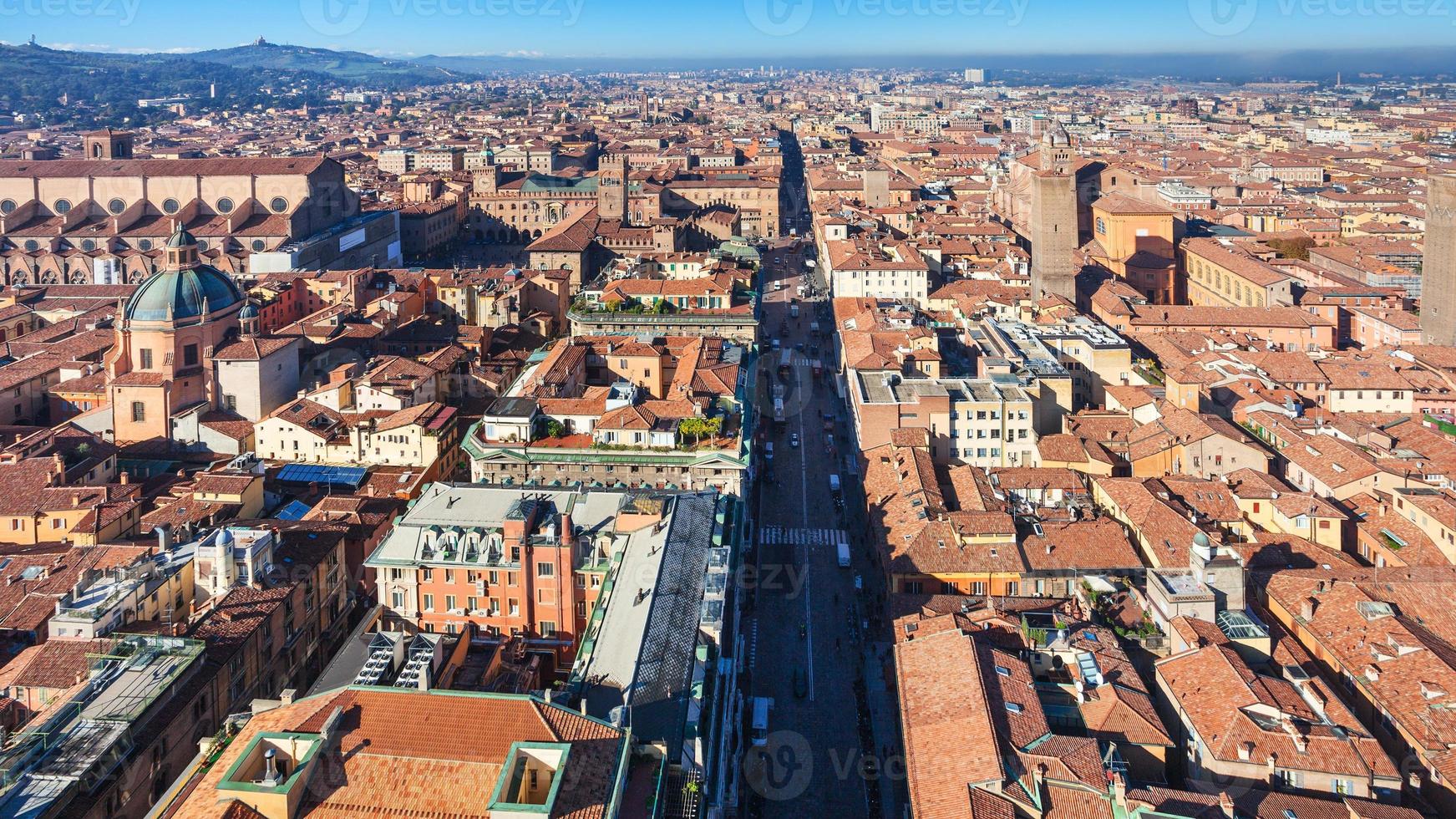 Voir ci-dessus de la Strada Maggiore à Bologne photo