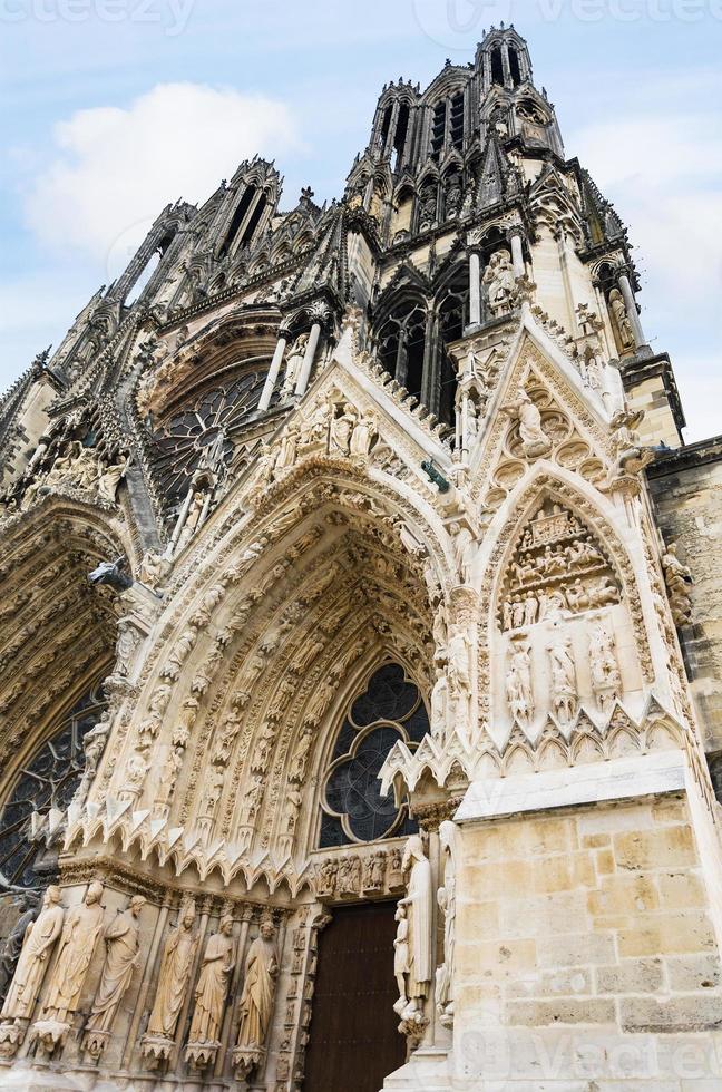 portail extérieur de la cathédrale de reims photo