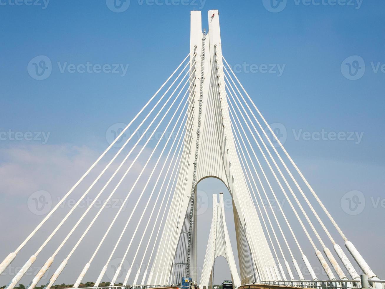 pont de portimao sur la rivière arade au portugal photo