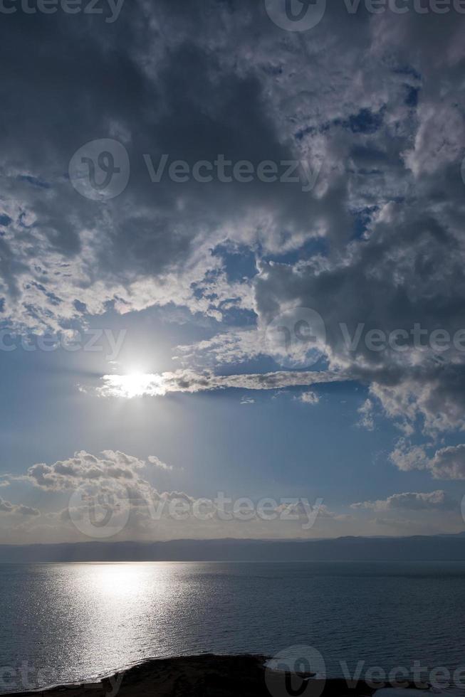 coucher de soleil sur la mer morte, jordanie photo