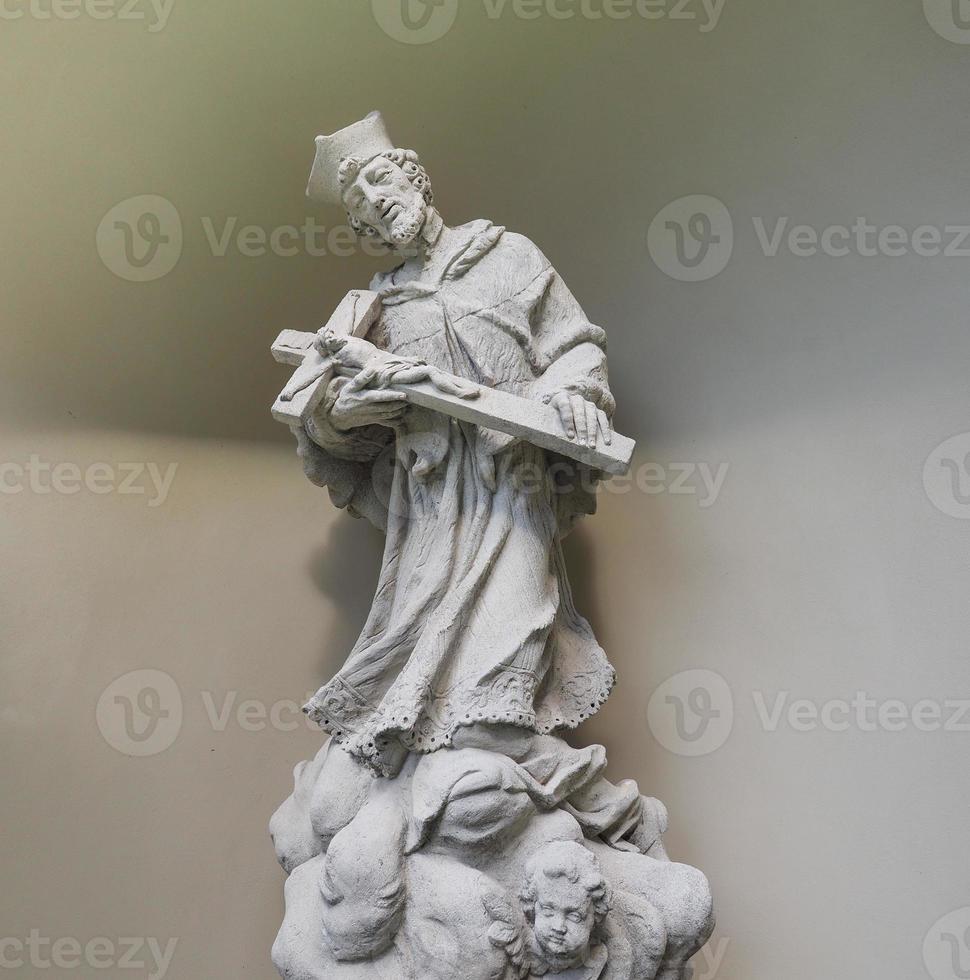 statue de saint jean de nepomuk à brno photo