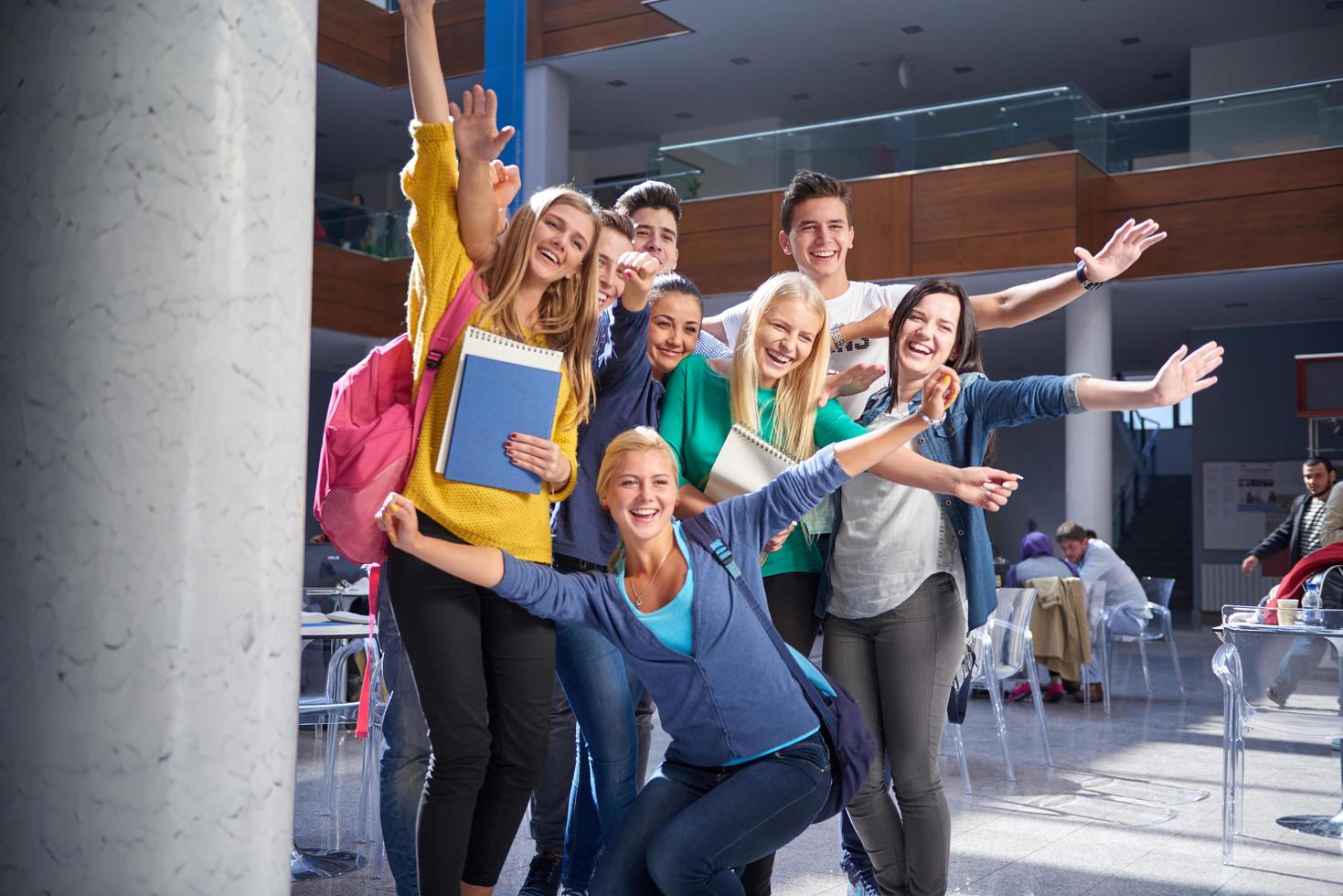 étude de groupe d'étudiants photo