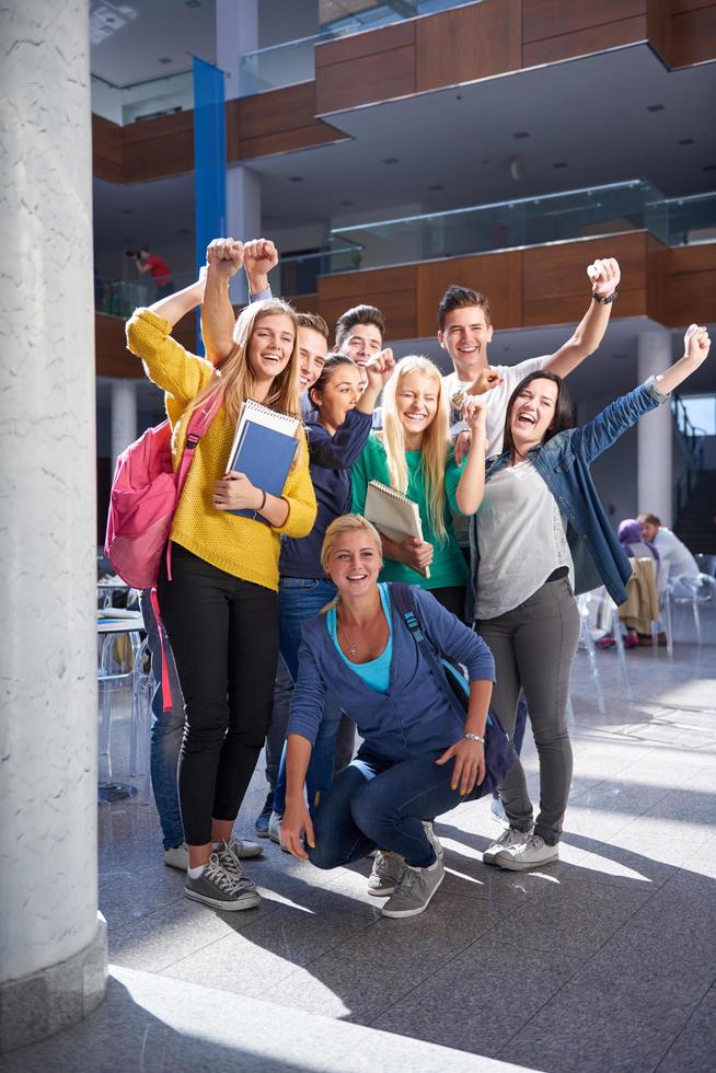 étude de groupe d'étudiants photo