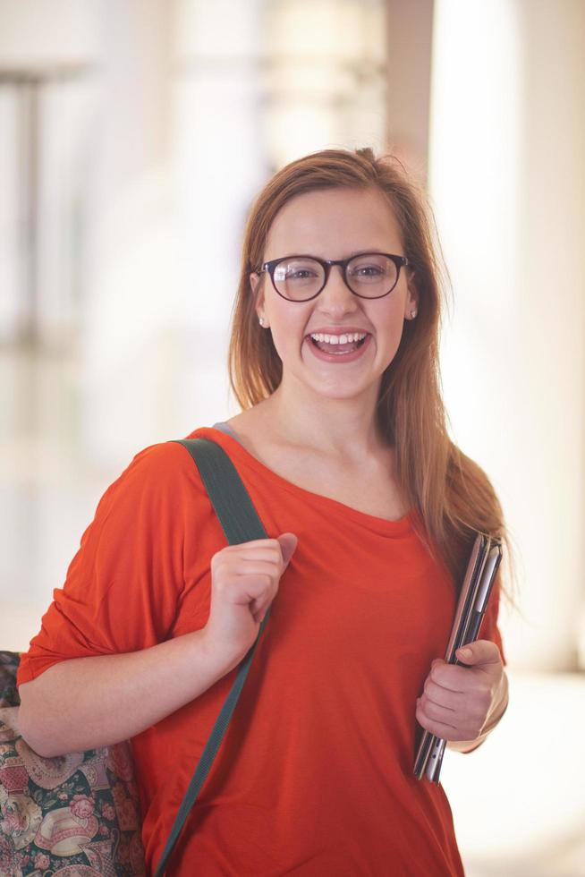 fille étudiante avec tablette photo