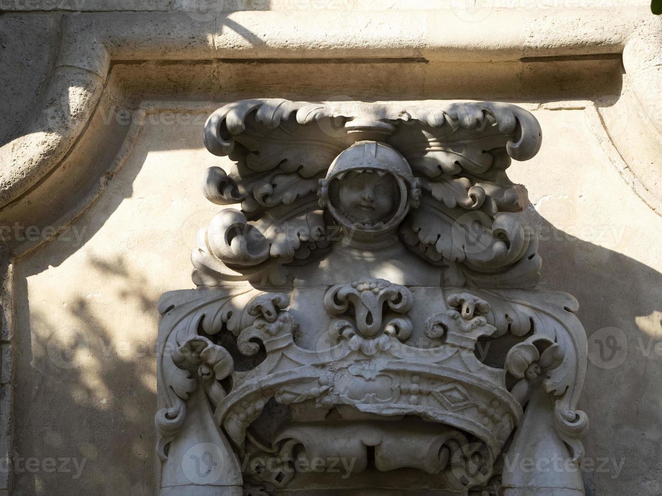 fontaine des esclaves à ortigia syracuse sicile photo