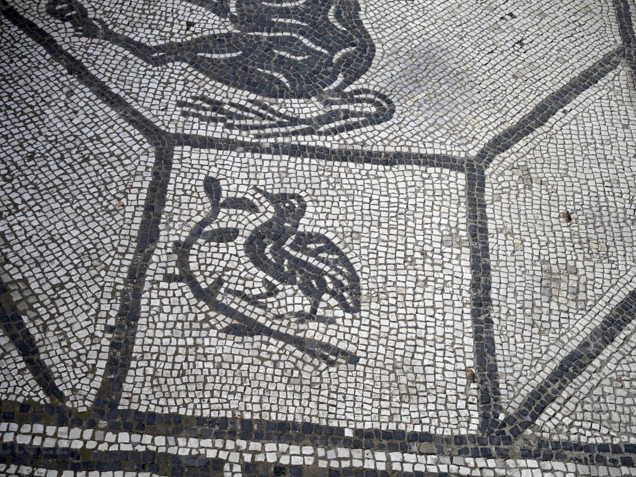 mur de marbre vieux antique ostia ruines archéologiques photo