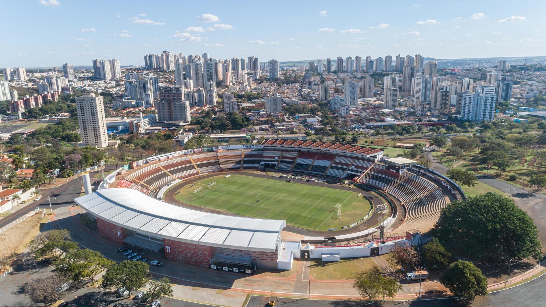 cumbuco, ceara, brésil septembre 2019 - vue aérienne du stade placido castelo photo