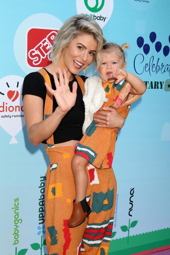 los angeles, 24 septembre - linsey godfrey, aleda seren adamson au 5e événement annuel de sensibilisation à la sécurité sur le tapis rouge aux studios photo sony le 24 septembre 2016 à culver city, ca