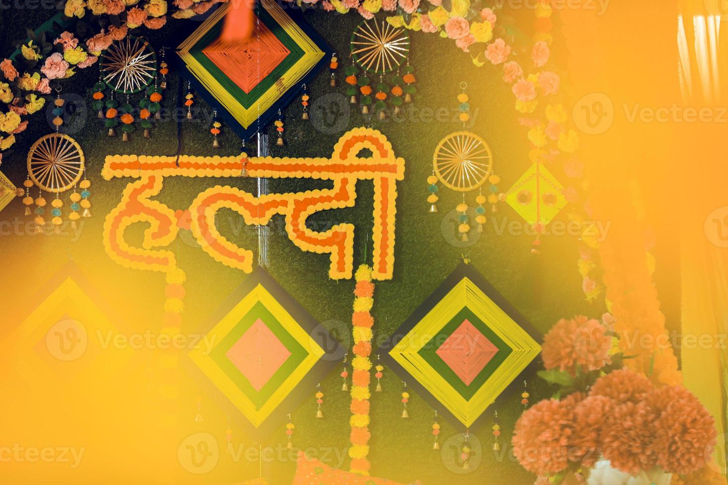 cérémonie de mariage traditionnelle belle culture de l'inde ou décorée pour la cérémonie haldi photo