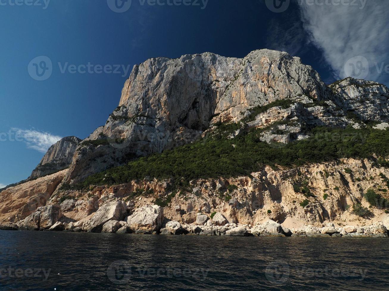 golfe d'orosei cala gonone rochers mer falaises sardaigne italie photo