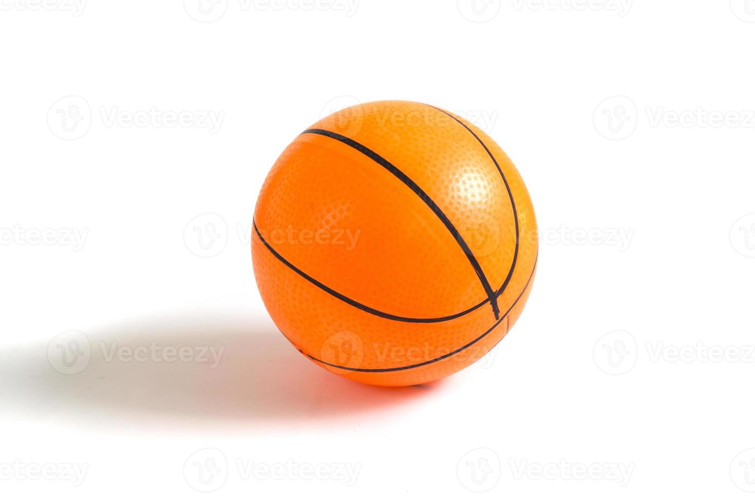 jouet de basket-ball pour enfants isolé sur fond blanc. photo
