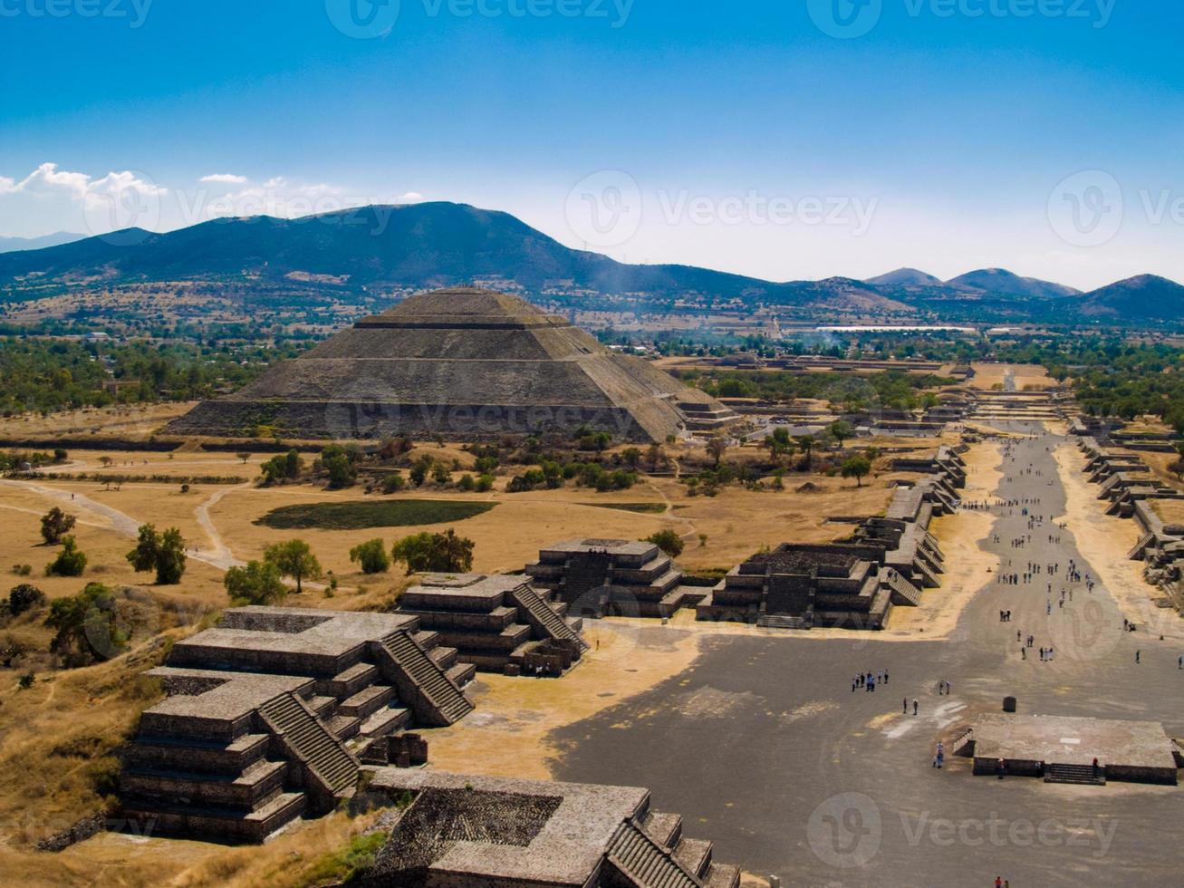 belle photo des pyramides de teotihuacan