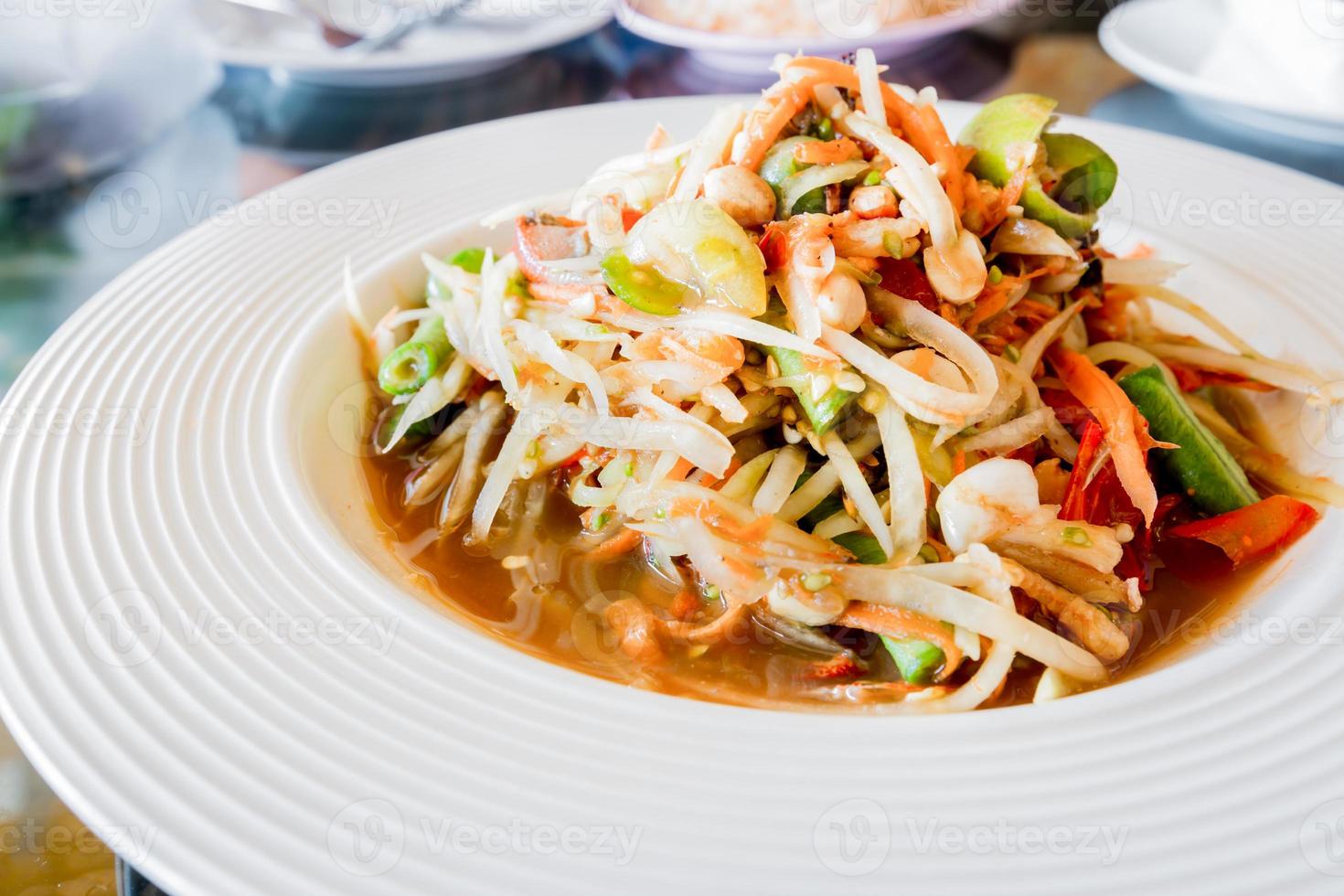 salade de papaye thaï, som tum. photo