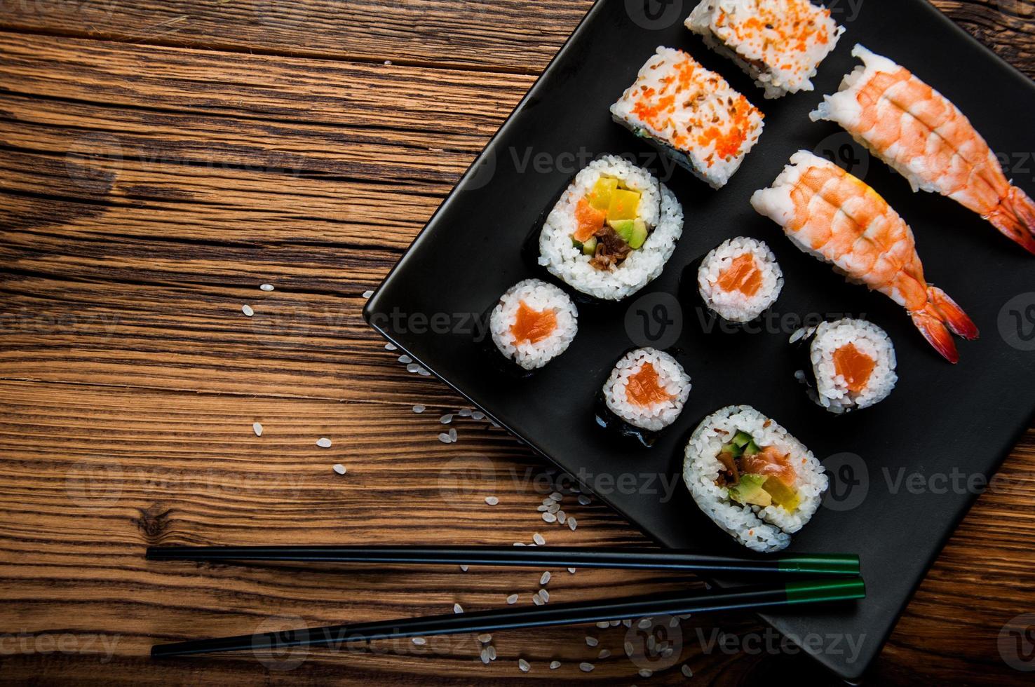 fruits de mer japonais, set de sushis photo