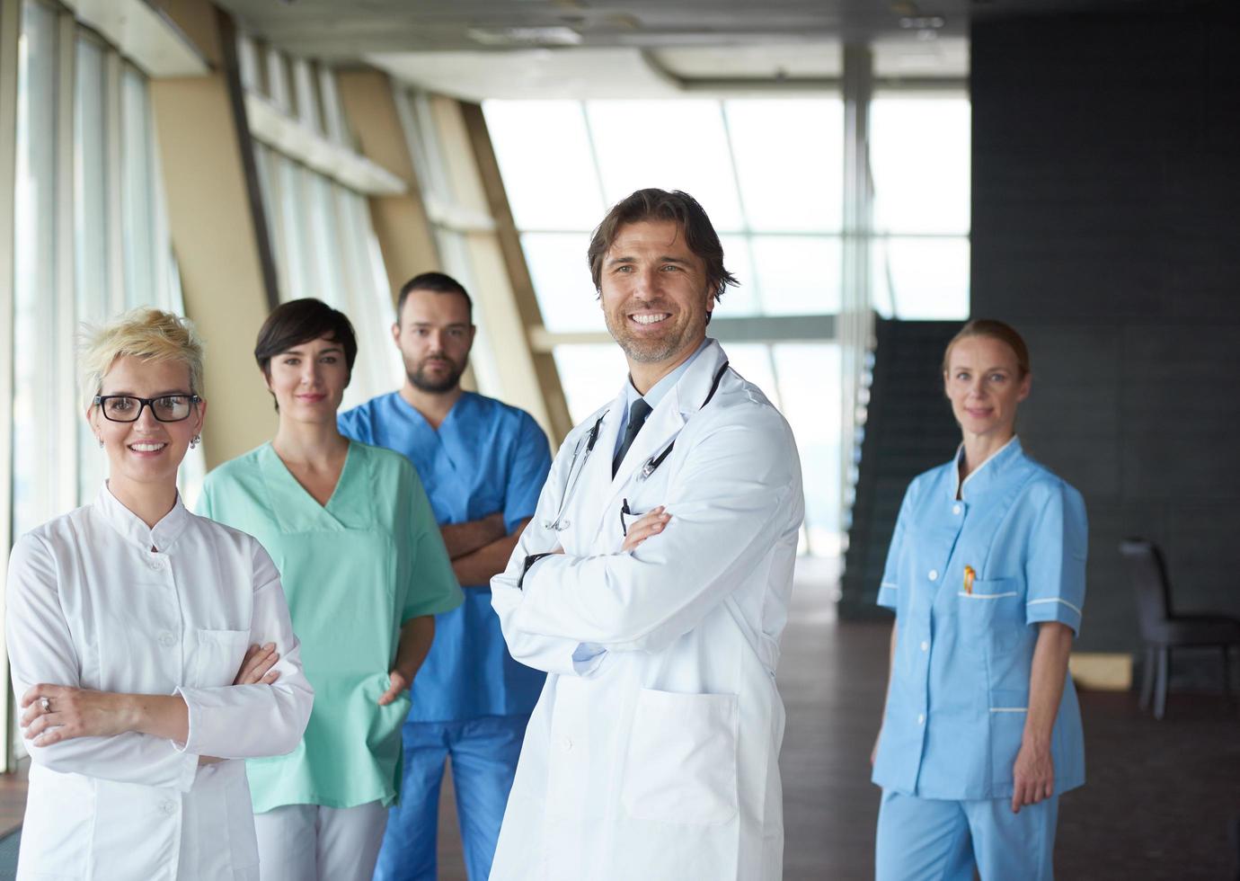 groupe de personnel médical à l'hôpital photo