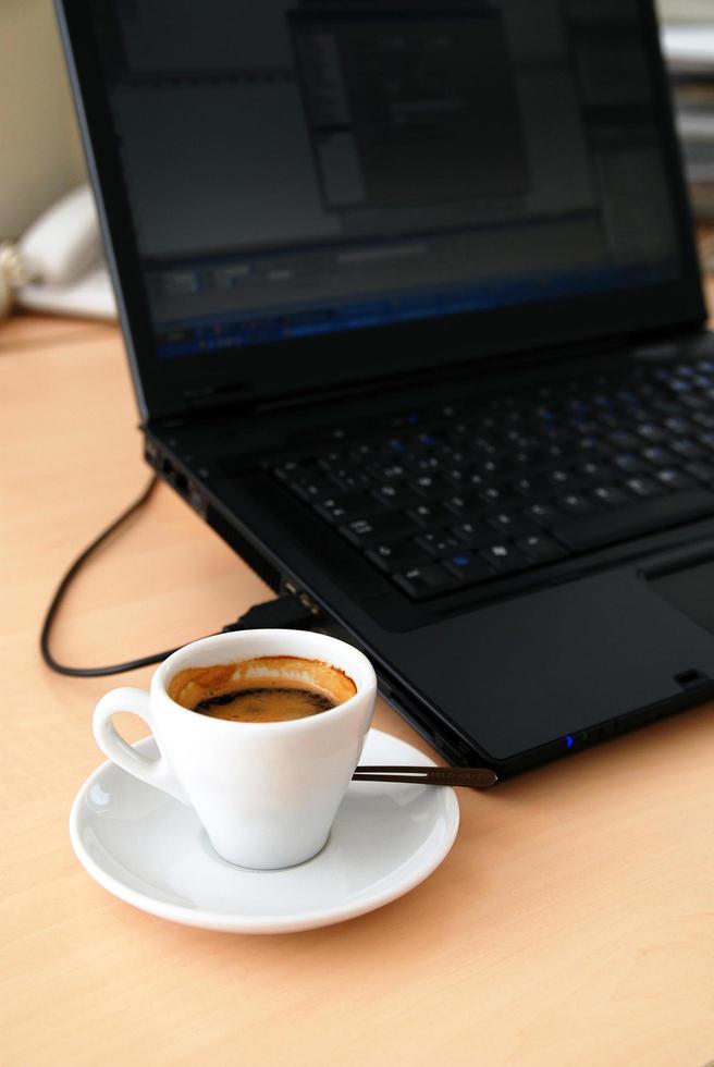 café du matin au bureau photo