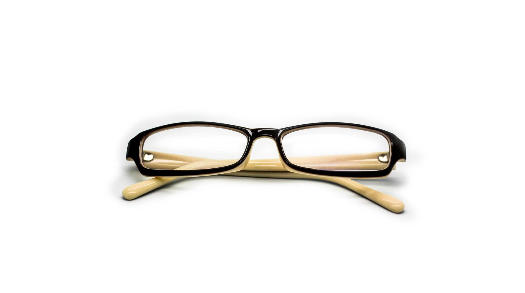 lunettes cadre marron isolé sur fond blanc photo
