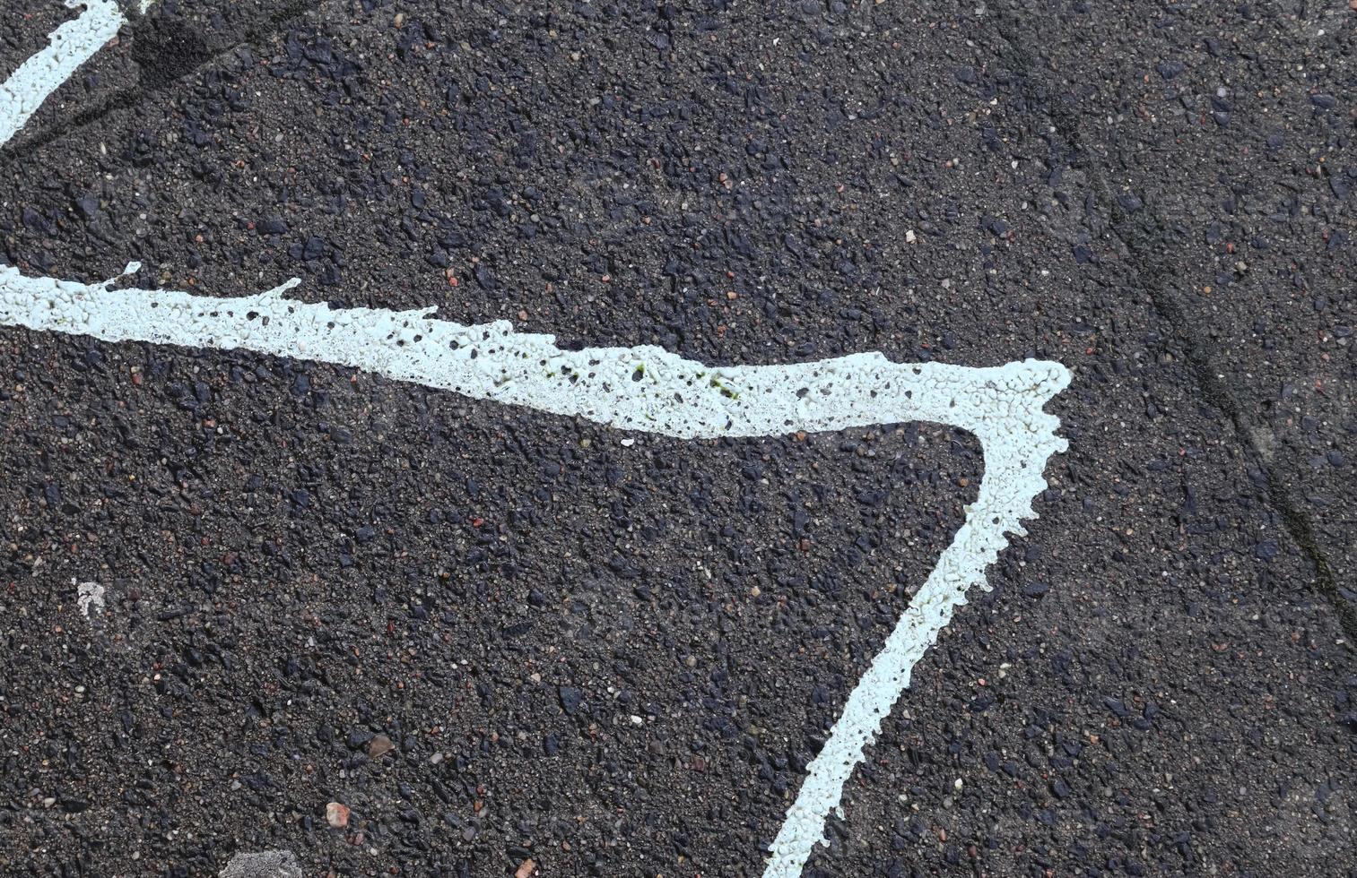 vue détaillée sur les surfaces d'asphalte de différentes rues et routes avec des fissures photo