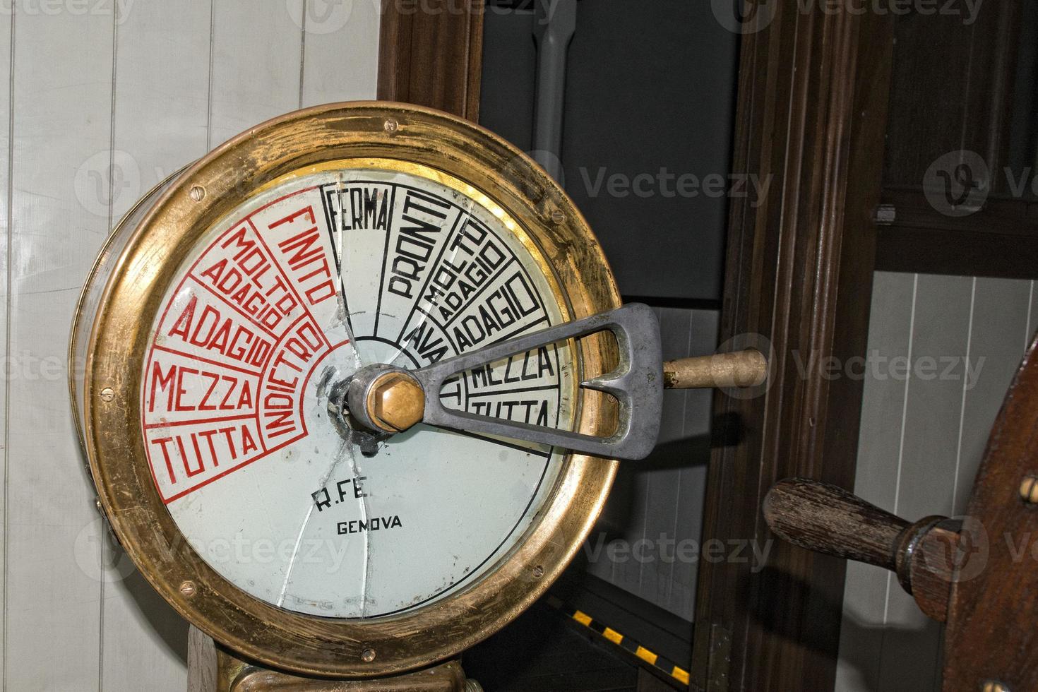 ancien contrôle de la vitesse des navires italiens photo