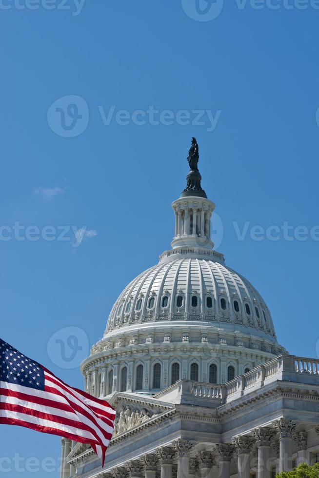 capitale de washington dc sur fond de ciel bleu profond photo