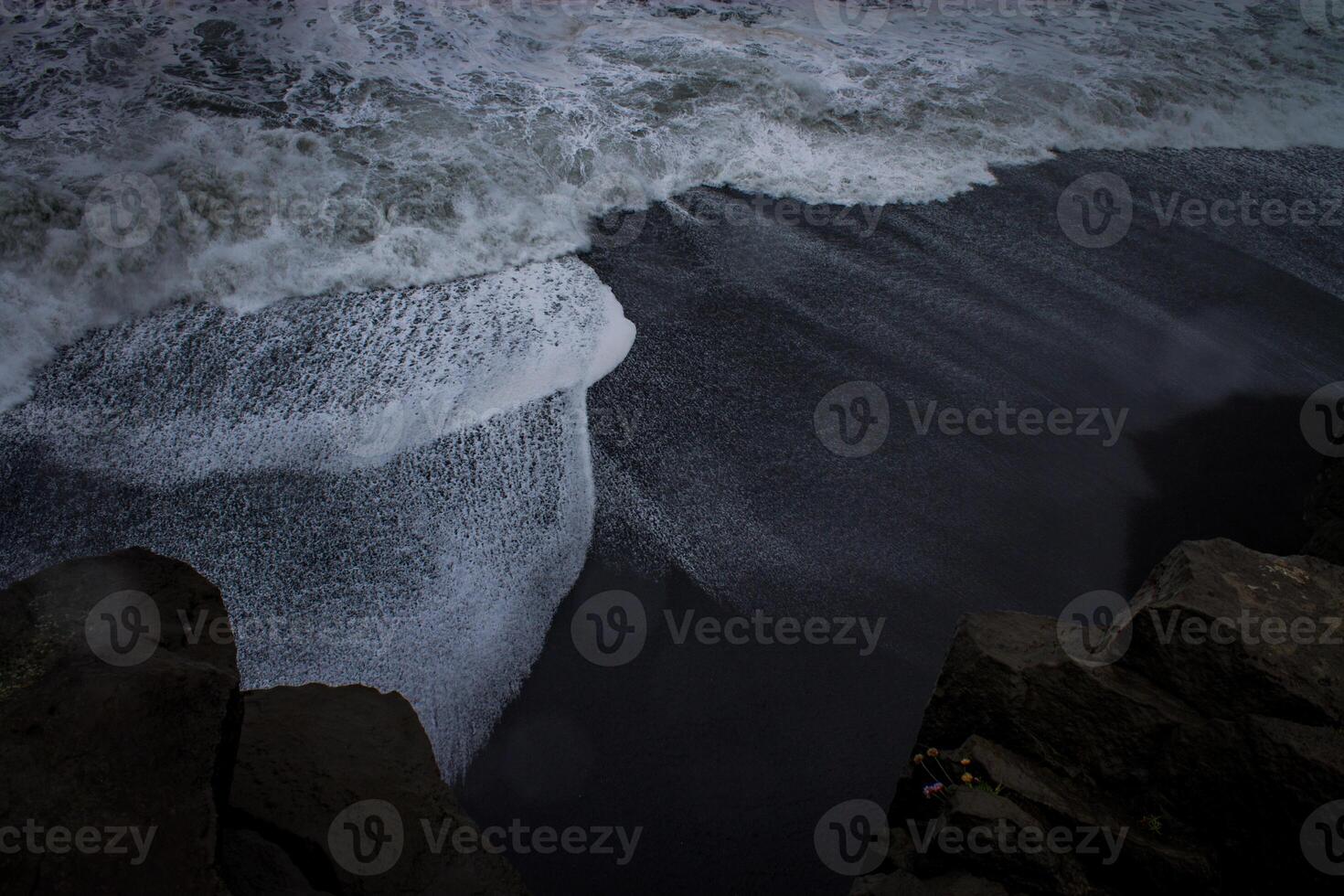 cascade dans les montagnes photo