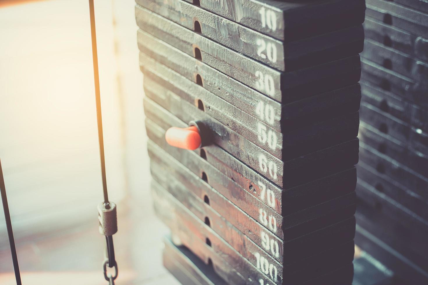 plaque d'acier dans la salle de gym photo