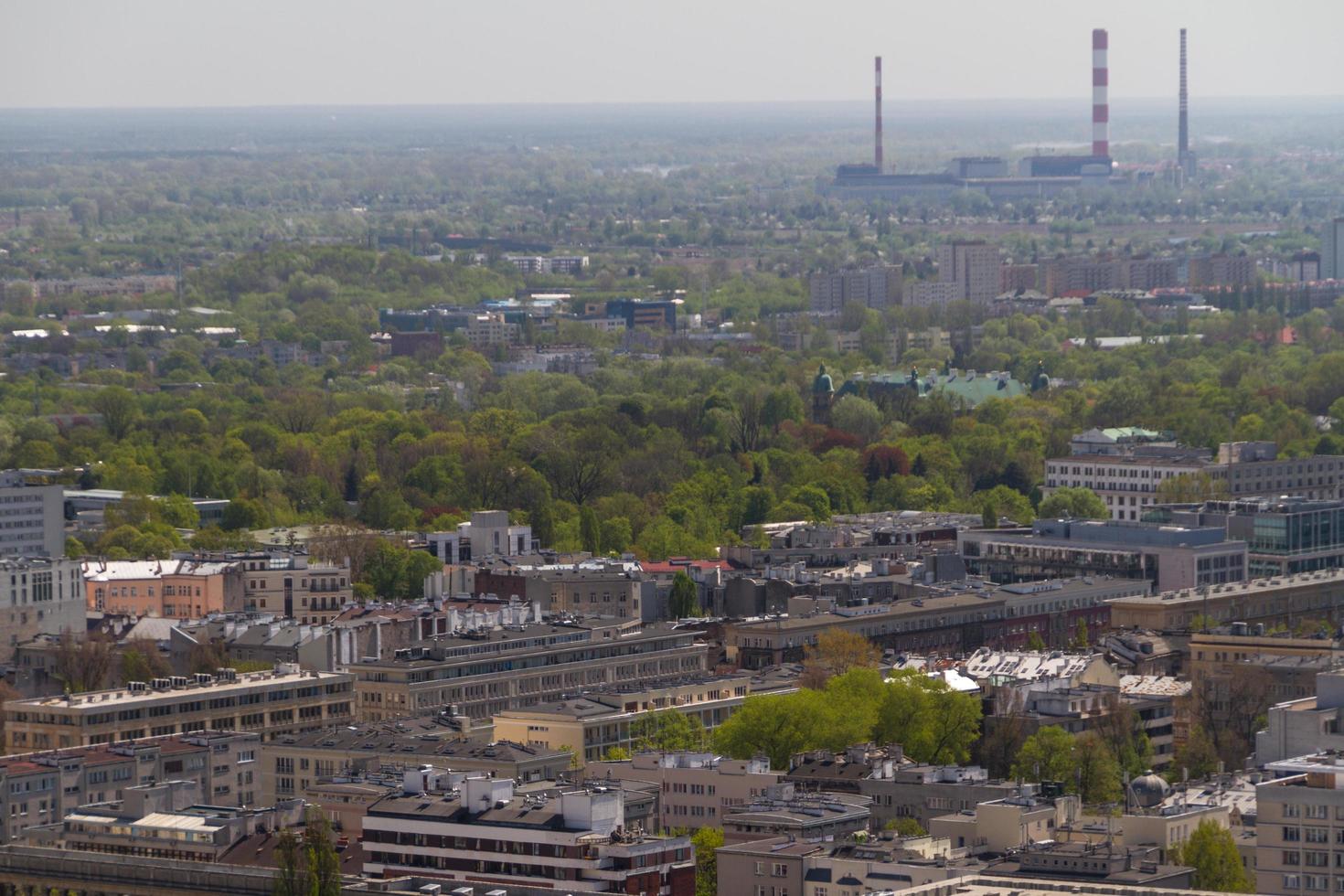skyline de varsovie avec les tours de varsovie photo