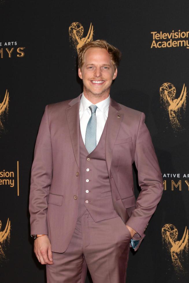 los angeles, 10 septembre - chris geere aux 2017 creative arts emmy awards, arrivées au microsoft theatre le 10 septembre 2017 à los angeles, ca photo