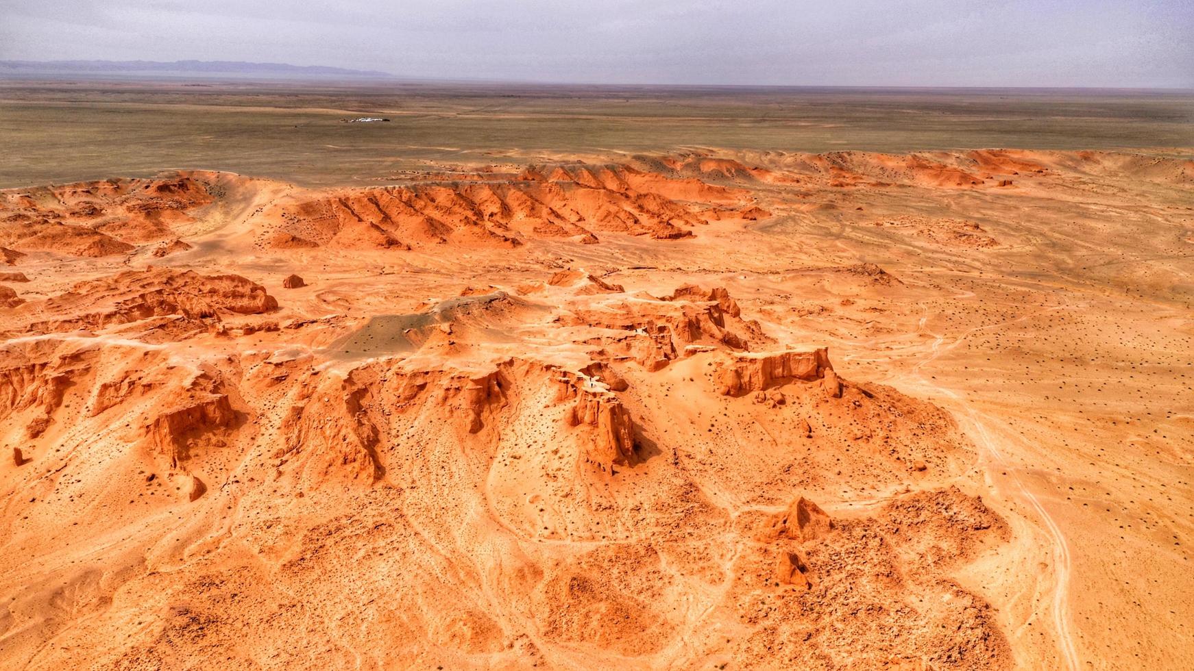vue aérienne des canyons du désert photo