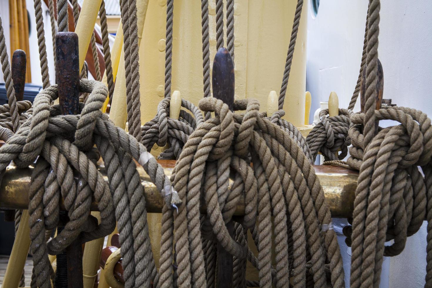 corde câblée sur bateau photo