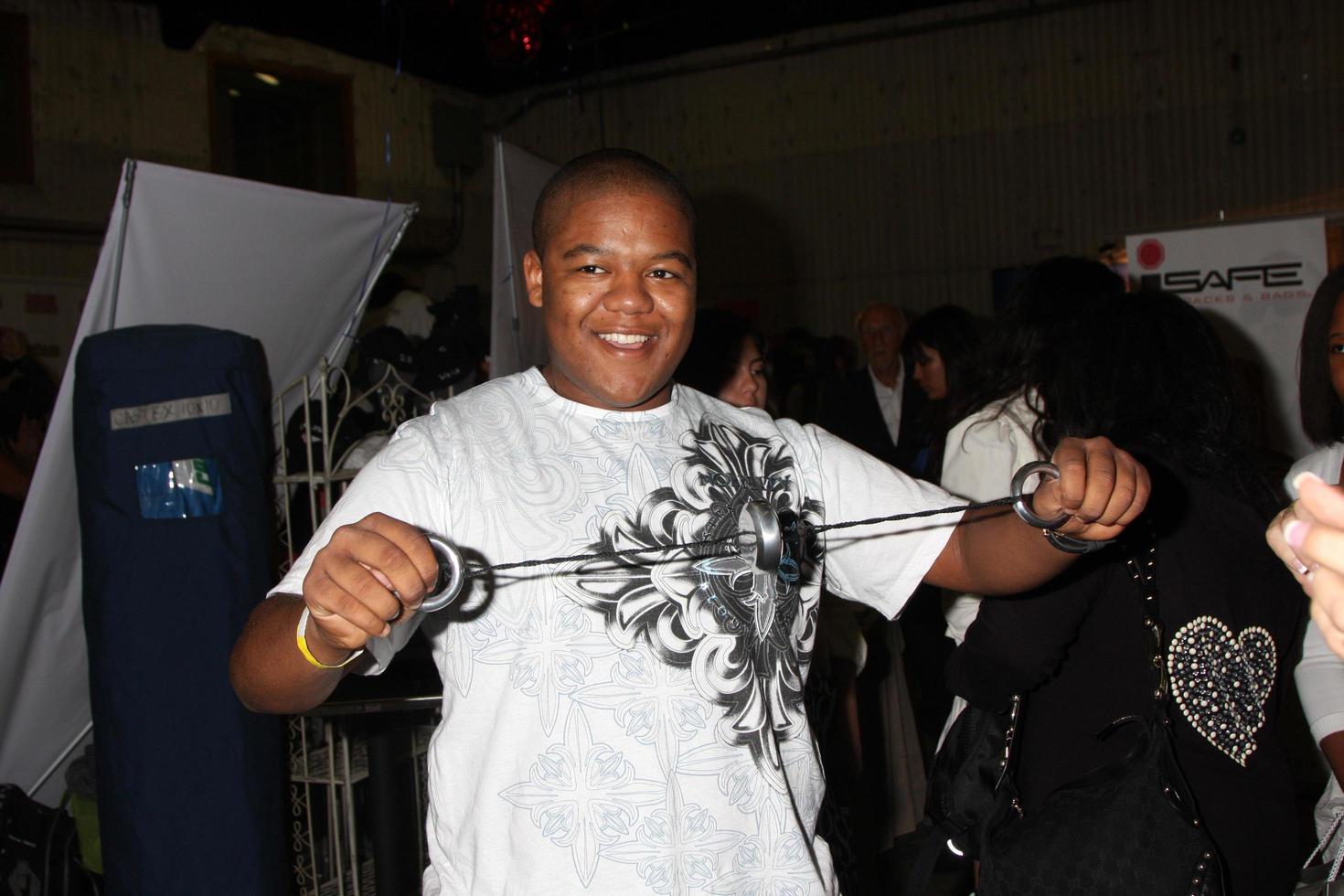 los angeles, 20 novembre - kyle massey à la suite de cadeaux de célébrités connectées célébrant les prix de la musique américaine 2010 aux studios ben kitay le 20 novembre 2010 à los angeles, ca photo