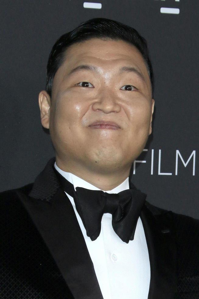 los angeles, oct 29 - park jae-sang, psy au gala du film d'art lacma 2016 au los angeels country museum of art le 29 octobre 2016 à los angeles, ca photo