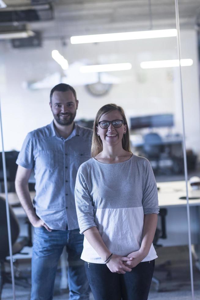 couple d'affaires au bureau photo