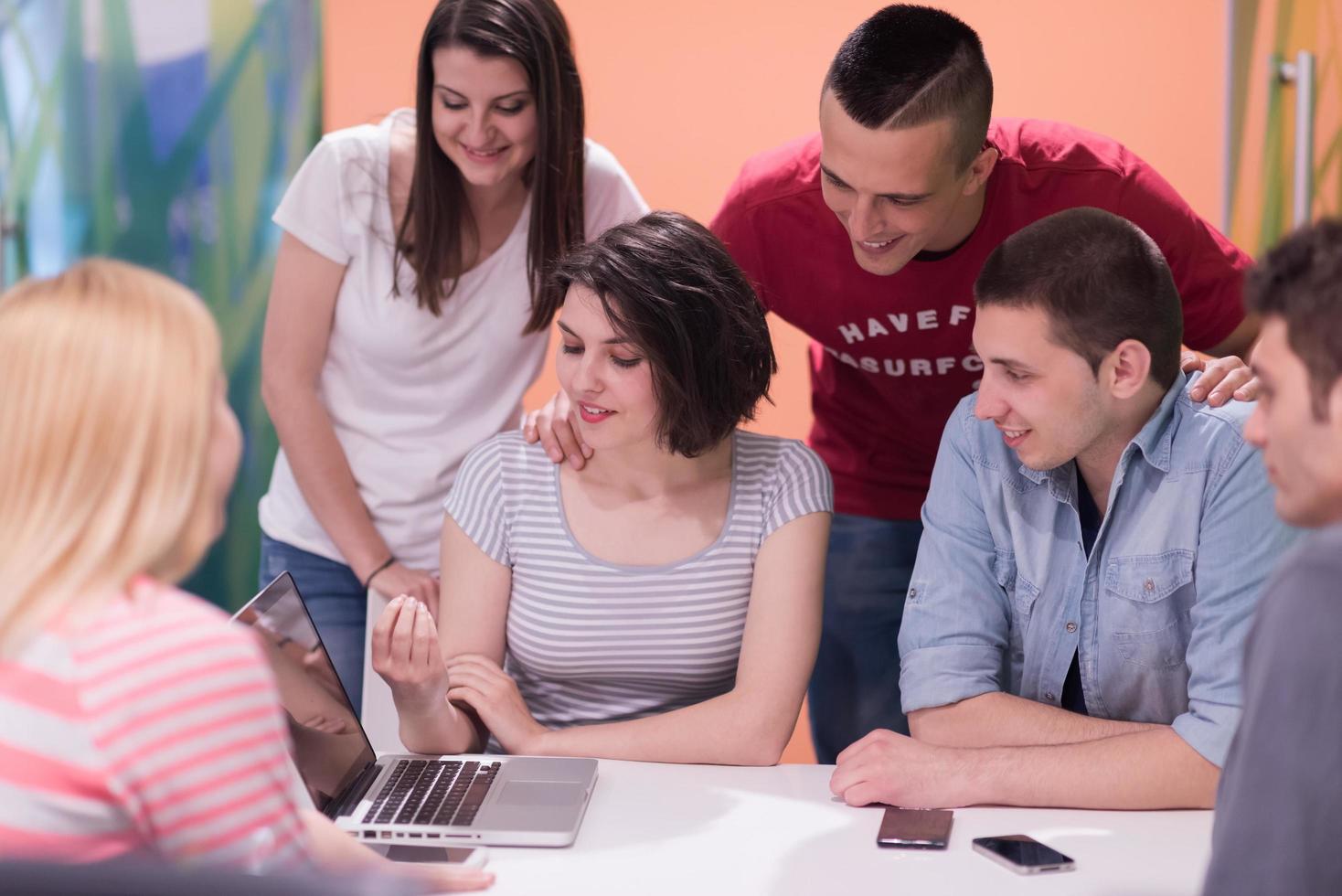 étude de groupe d'étudiants photo