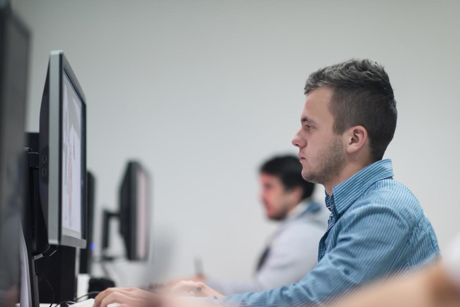 éditeurs de photos sur le travail