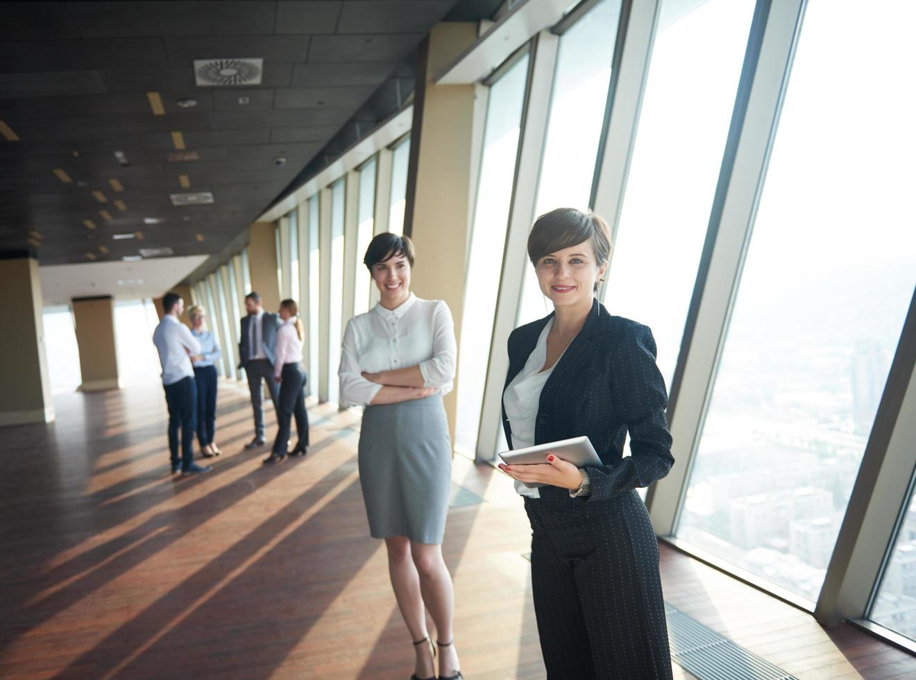 groupe de gens d'affaires, femmes en tant que chefs d'équipe photo