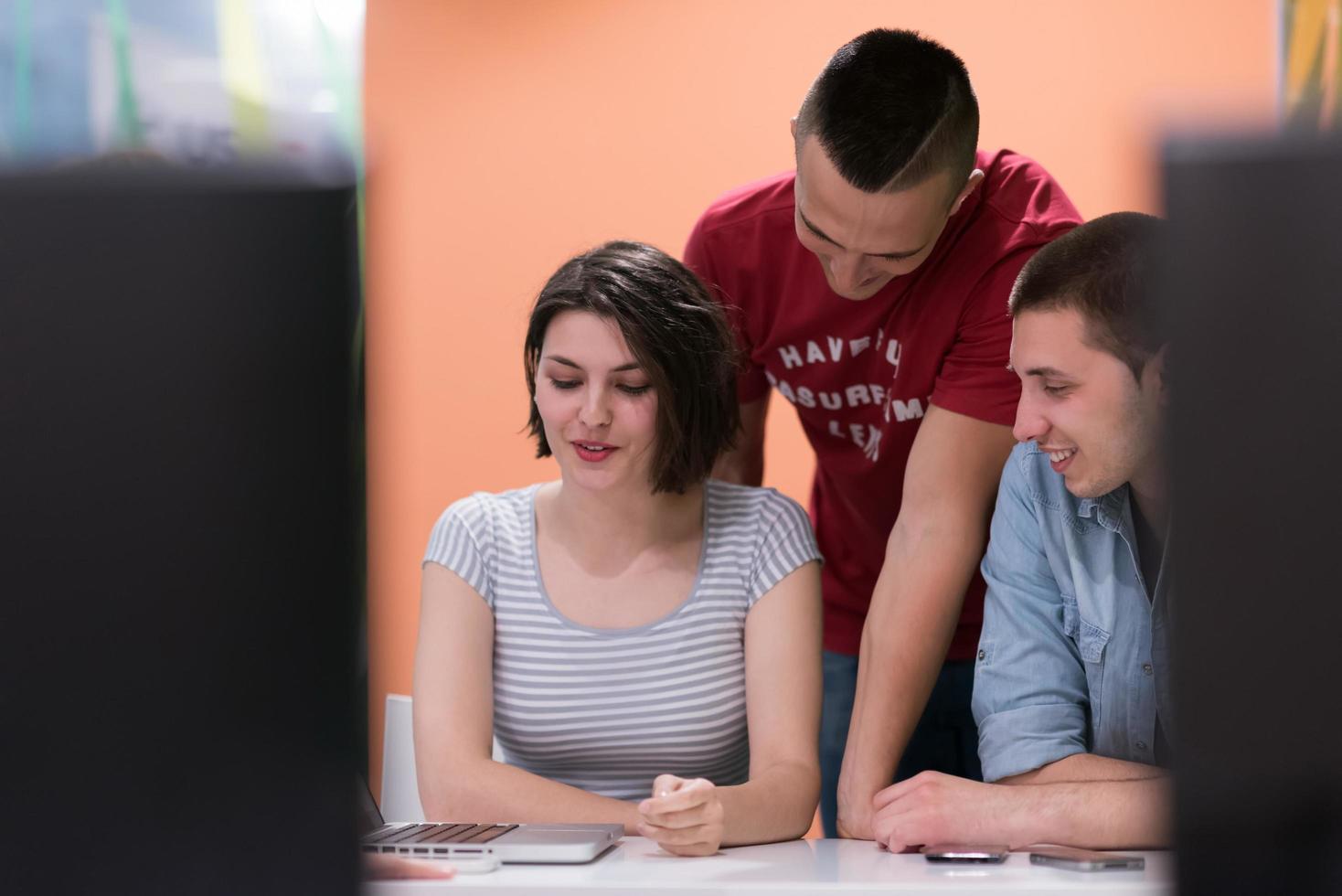 étude de groupe d'étudiants photo